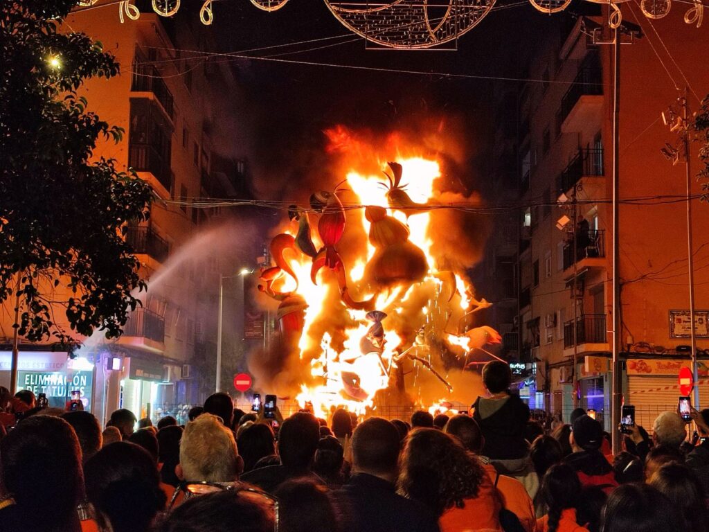 Cremà de una falla - Falla Gayano Lluch