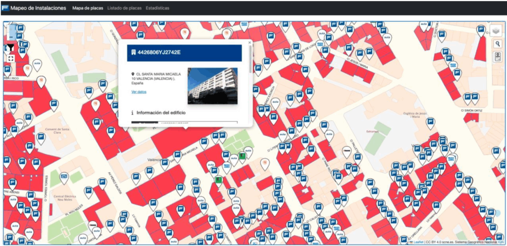 Mapa de edificios asociados a porteros electrónicos geolocalízados y mapeados en el TFM