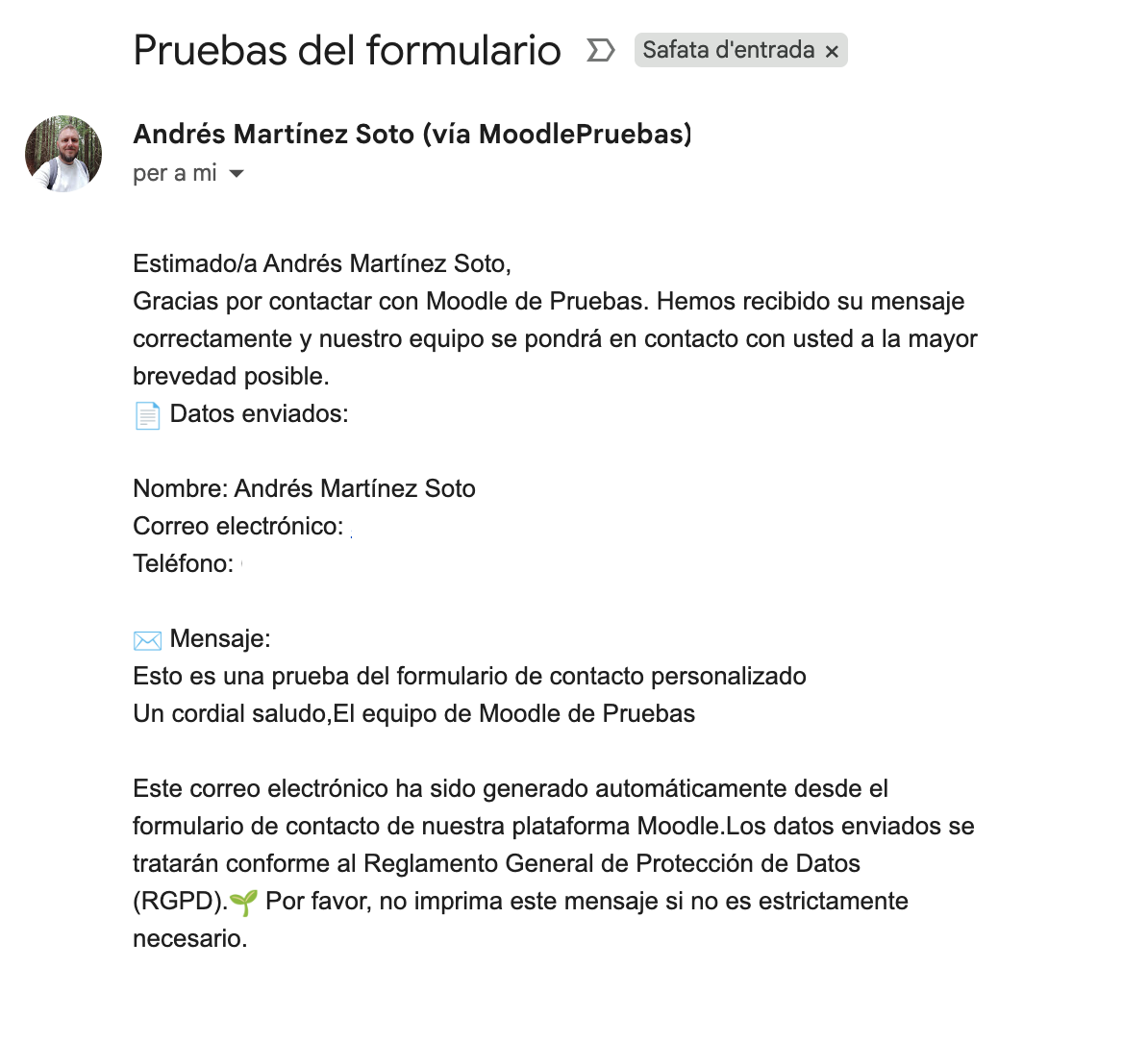 Email de pruebas recibido tras enviar nuestrol formulario de contacto personalizado de Moodle