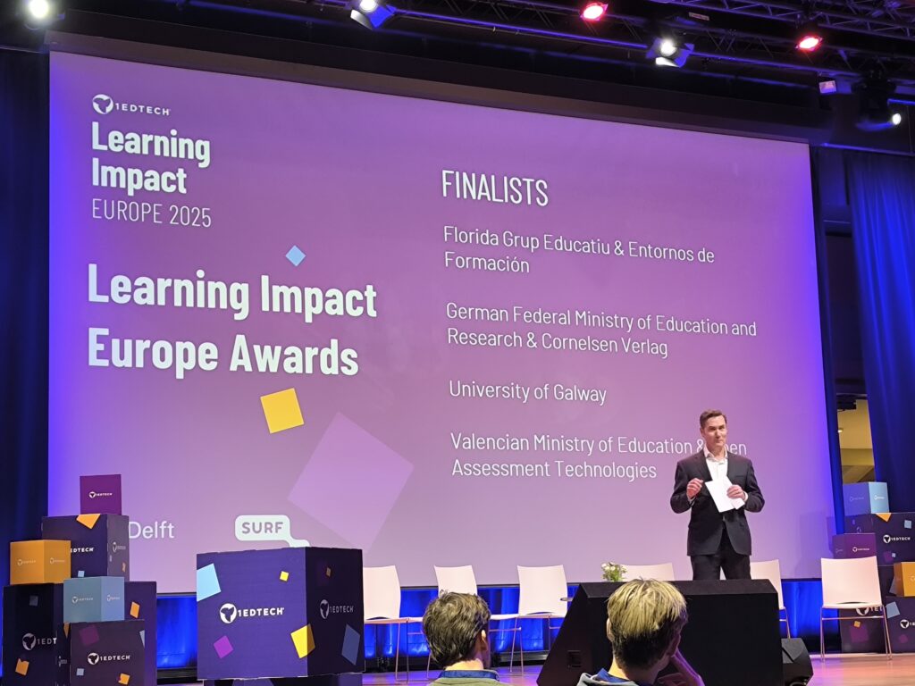 Curtiss Barnes - CEO de 1EdTech anunciando los finalistas